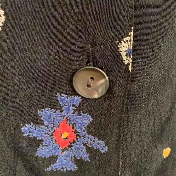 Chico’s design black button down shirt. - Picture 3 of 10